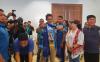Menteri Pariwisata dan Ekonomi Kreatif, Sandiaga Uno memborong produk UMKM dalam kunjungan ke Likupang, Minahasa Utara. (Foto: MNC Media)