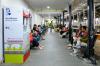 Calon penumpang Commuter Line Yogyakarta-Palur saat menunggu di stasiun. (Foto: Ist.)