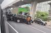 Kecelakaan beruntun di Jalan Tol Jakarta-Cikampek Km 14 pada Kamis (14/11/2024). (Foto: tangkapan layar IG/@jabodetabek24info)