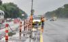 Rekayasa lalu lintas contraflow di Jalan Tol Jakarta-Cikampek arah Cikampek dihentikan atas diskresi Kepolisian (Danandaya Arya Putra/MPI)