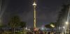 Warga Antusias Saksikan Video Mapping dan Air Mancur Menari di Monas saat Libur Natal (FOTO:MNC Media)