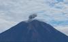 Gunung Semeru mengalami empat kali erupsi beruntun pagi ini, Jumat (3/1/2025).