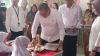 Bagikan Makan Bergizi Gratis, Wamen Investasi Klaim Menunya Penuhi Kecukupan Gizi Siswa. (Foto: Felldy/MNC Media)