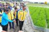 Tingkatkan Panen, Menteri PU Minta Irigasi Padi Hemat Air Diterapkan di Seluruh Indonesia. (Foto: Dok. Kementerian PU)
