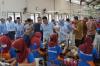Apakah Buruh Pabrik Termasuk Pegawai Swasta? Begini Penjelasannya. (Foto: iNews.id/Erfan Erlin) 
