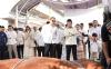 Karyawan PT Bank Rakyat Indonesia (Persero) Tbk (BRI) turut aktif berpartisipasi dalam kegiatan berkurban pada perayaan Idul Adha 1446 H. (Foto: Dok. BRI)