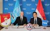 etua Umum PSSI, Erick Thohir dan Presiden FIFA, Gianni Infantino menandatangani Host Country Agreement (Foto: PSSI)