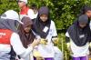 Tumbuhkan Cinta Lingkungan, Pertamina dan Siswa SD Tanam Puluhan Ribu Mangrove. Foto: dok. Pertamina.