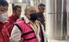 Penampakkan Iwan Kurniawan, Pakai Rompi Pink Usai Jadi Tersangka Korupsi Kredit Bank ke Sritex (Danandaya Arya Putra/iNews Media Group)