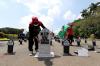 Peringati May Day, Buruh Bawa Nisan Makam saat Aksi di Jakarta