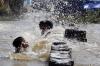 Diterjang Banjir Rob, PKL Kenjeran Park Tutup
