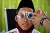MNC Peduli Gelar Pemeriksaan Mata dan Pembagian Kacamata Gratis di Ponpes
