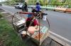 Pedagang Kerak Telor Bertahan di Tengah Pandemi