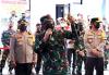 Panglima TNI Berikan Bantuan Laptop untuk Tenaga Tracer Covid-19 di Jawa Timur