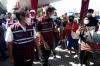 Baim Wong Hangatkan Suasana Vaksinasi Masyarakat Pesisir Gresik Jawa Timur