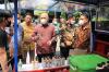 Bank Sampoerna Bersama KSP Sahabat Mitra Sejati Serahkan 30.000 Paket Sembako