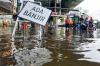 Hujan Deras, Jalan di Jakarta Banjir