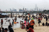 Libur Lebaran, Pantai Ancol Ramai Pengunjung
