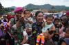 Melihat Kedekatan Prajurit TNI AL dengan Masyarakat di Lokasi Terdampak Bencana Gempa Cianjur
