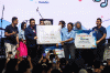 Penyerahan Hadiah kepada Peserta UMKM Fest 2022 Terbaik