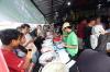 Warga Berburu Takjil di Pasar Ramadan Benhil