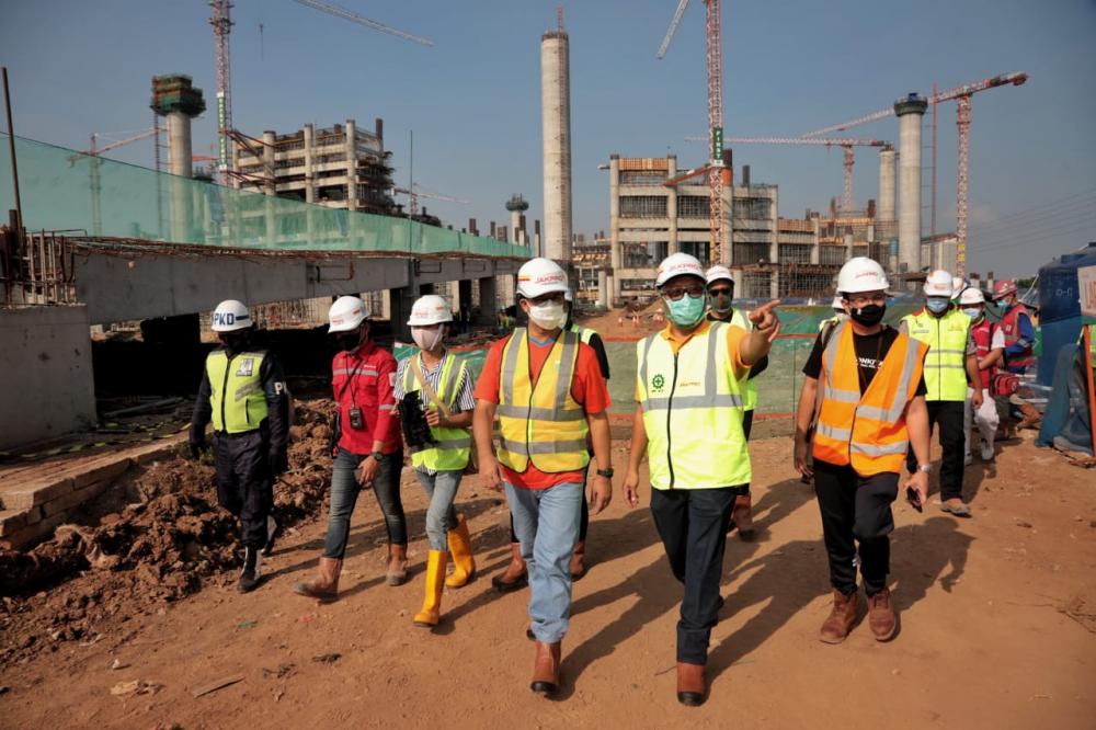Anies Kunjungi Proyek JIS, Dua Area Lapangan Latih Rampung Desember