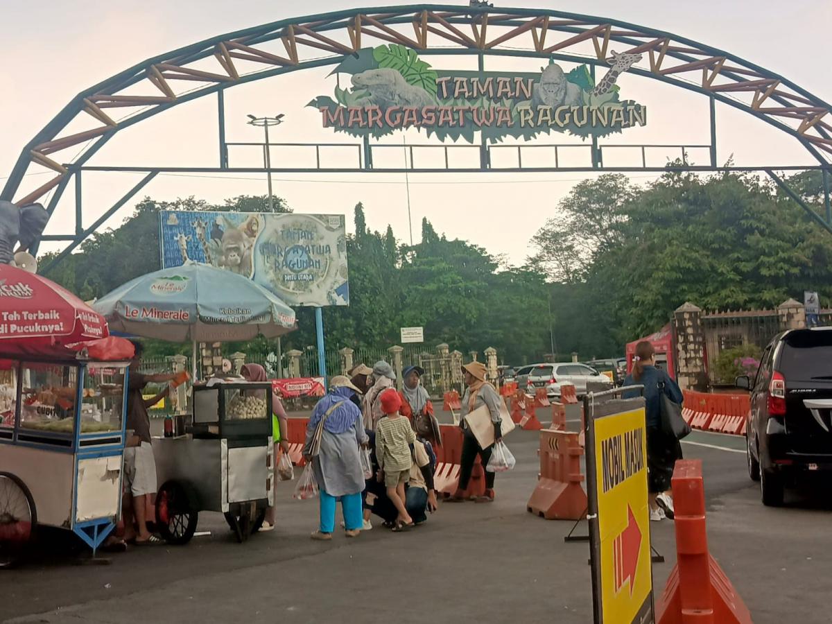 Pengunjung Ragunan Diprediksi Capai 120 Ribu Orang di Long Weekend Kenaikan Yesus Kristus Pengunjung Ragunan Diprediksi Capai 120 Ribu Orang di Long Weekend Kenaikan Yesus Kristus
