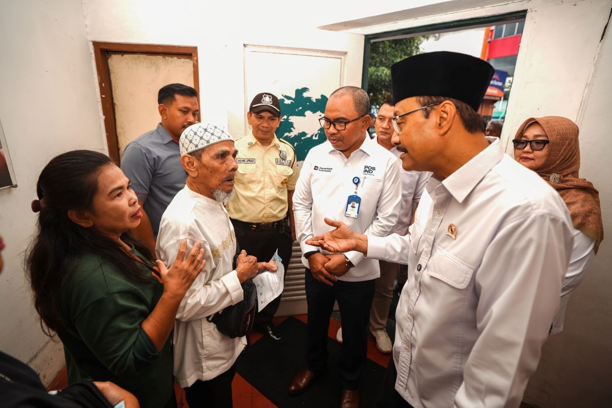Mensos Salurkan Bantuan Jatah Hidup Rp3,12 Miliar ke Aceh Utara Mensos Salurkan Bantuan Jatah Hidup Rp3,12 Miliar ke Aceh Utara