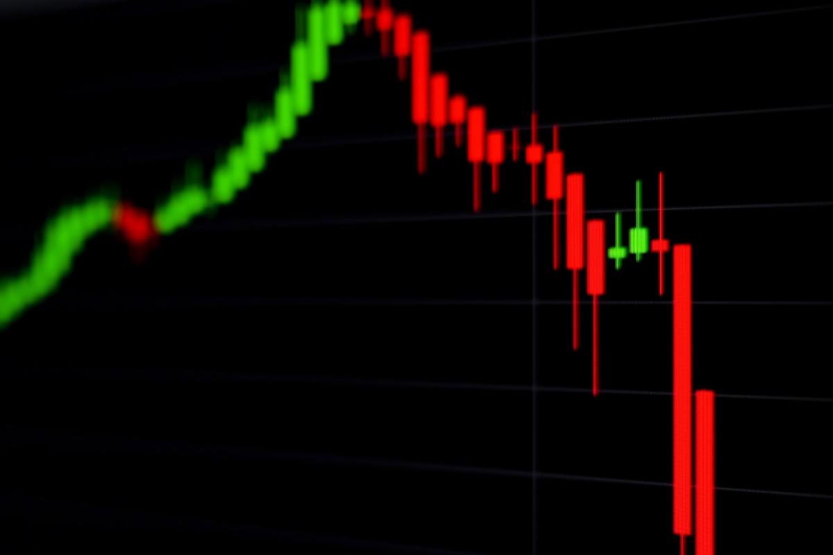 Saham Konglo TPIA-DSSA Cs dan Bank Besar Seret IHSG hingga Turun 4 Persen