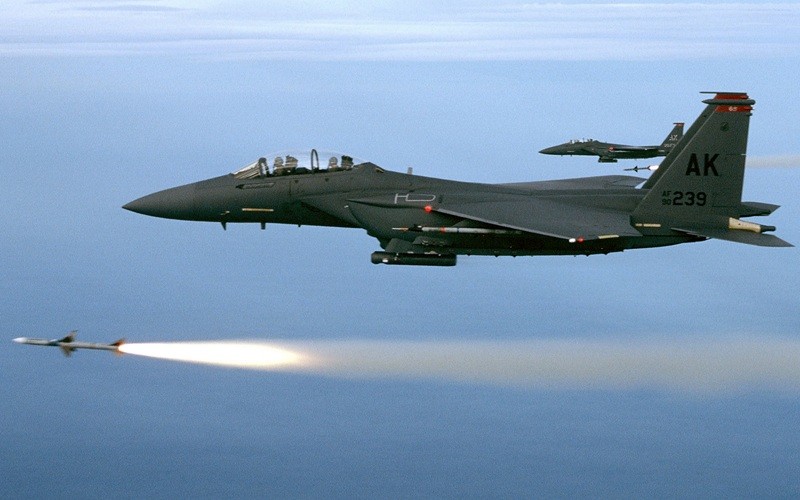 AS Lakukan Operasi Penyelamatan usai Iran Tembak Jatuh Jet Tempur F-15