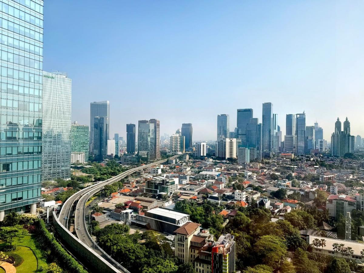 Pasar Tunggu Langkah Nyata Pemerintah usai Fitch Pangkas Outlook Indonesia