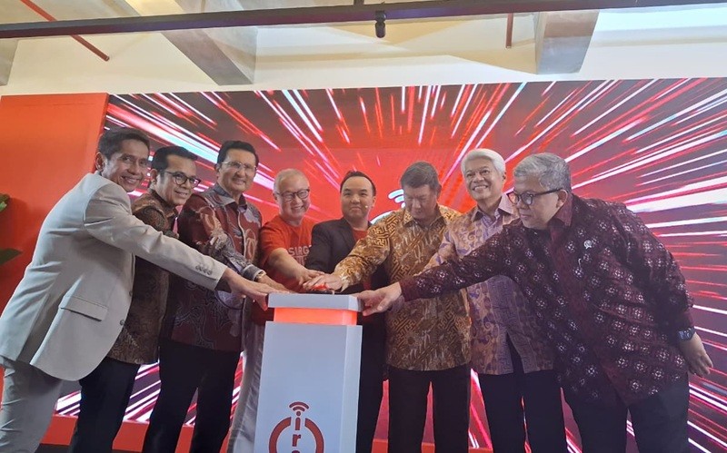 Surge (WIFI) Resmi Luncurkan IRA-Internet Rakyat, Jangkau 82 Kabupaten/Kota Surge (WIFI) Resmi Luncurkan IRA-Internet Rakyat, Jangkau 82 Kabupaten/Kota