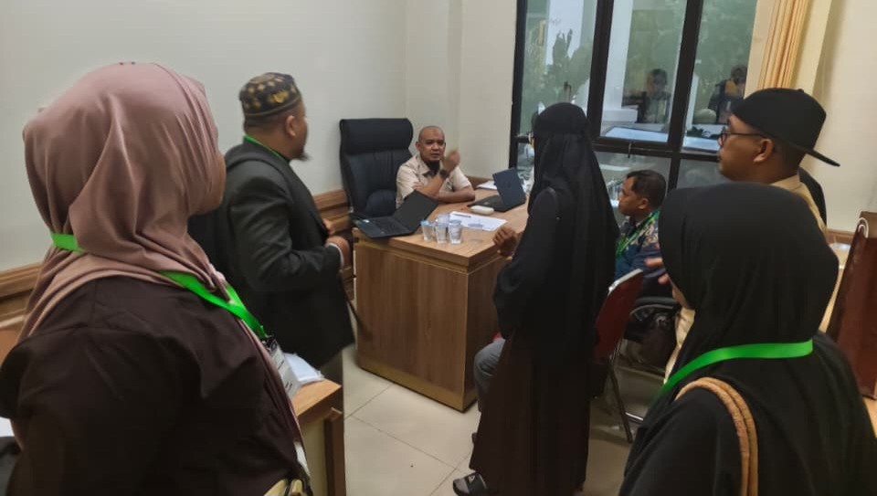 Jamaah Umrah Gagal Berangkat, Kemenhaj Blokir PT Gema Suara Talbia Jamaah Umrah Gagal Berangkat, Kemenhaj Blokir PT Gema Suara Talbia