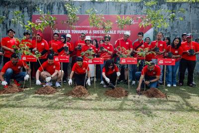 Generali Indonesia menggelar seremoni penanaman pohon di Kawasan Sentul, Bogor