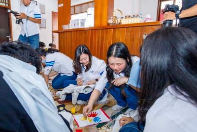 Memperingati usia ke-69, Asuransi Astra merayakan perjalanannya dengan sederhana bersama beberapa yayasan serta sekolah penyandang disabilitas
