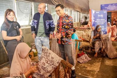 BTN merayakan Hari Batik Nasional dengan memberikan literasi keuangan dan pelatihan membatik ramah lingkungan kepada pengrajin Batik Trusmi