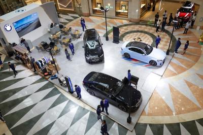 BMW dan MINI Indonesia gelar BMW Group Plaza Senayan Exhibition di Main Atrium, Plaza Senayan mulai hari ini hingga 19 Oktober 2025.