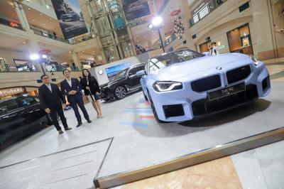 BMW dan MINI Indonesia gelar BMW Group Plaza Senayan Exhibition di Main Atrium, Plaza Senayan mulai hari ini hingga 19 Oktober 2025.