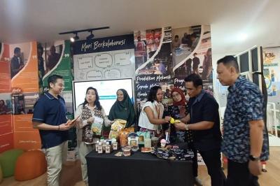 Kolaborasi ini diharapkan dapat mendampingi UMKM agar naik kelas dan mampu memberikan kontribusi yang lebih besar bagi pemulihan ekonomi nasional.