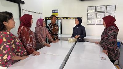 Kunjungan ini merupakan wujud nyata sinergi antara pemerintah dan Yayasan Astra dalam mendorong pertumbuhan IKM nasional