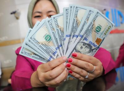 Nilai tukar Rupiah hari ini ditutup Rp18.049 per dolar AS