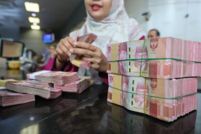 Rupiah menguat hampir 1 persen dalam sepekan ke level Rp17.860 per dolar AS
