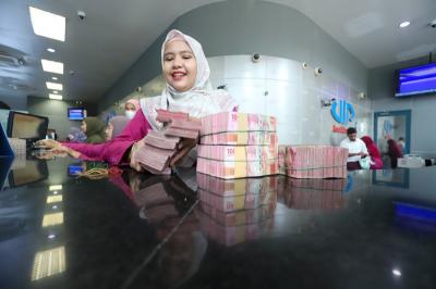 Rupiah menguat hampir 1 persen dalam sepekan ke level Rp17.860 per dolar AS