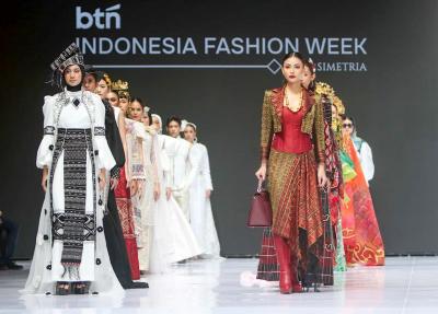 Indonesia Fashion Week telah berkembang menjadi lebih dari sekadar panggung kreativitas.