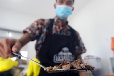 Saat ini usaha waralaba kuliner mulai bergeliat di tengah situasi pandemi Covid-19.