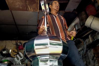 selama pandemi Covid-19 jumlah pemesanan sangat menurun.