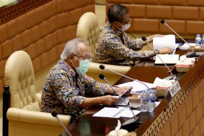 Menteri Pekerjaan Umum dan Perumahan Rakyat Basuki Hadimuljono saat rapat kerja dengan Komisi V DPR di Kompleks Parlemen, Senayan, Jakarta, Rabu (17/3/2021).
