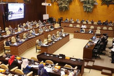 Menteri Pekerjaan Umum dan Perumahan Rakyat Basuki Hadimuljono saat rapat kerja dengan Komisi V DPR di Kompleks Parlemen, Senayan, Jakarta, Rabu (17/3/2021).