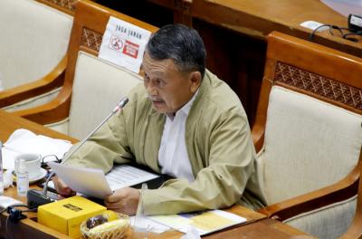 Menteri Energi dan Sumber Daya Mineral (ESDM) Arifin Tasrif saat rapat kerja dengan Komisi VII DPR RI di Kompleks Parlemen, Senayan, Jakarta, Senin (22/3/2021).