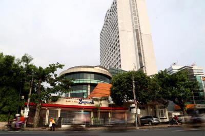 Suasana Kedai Es Krim Legendaris Zangrandi di Jalan Yos Sudarso Surabaya, Jawa Timur, Rabu (24/3/2021).